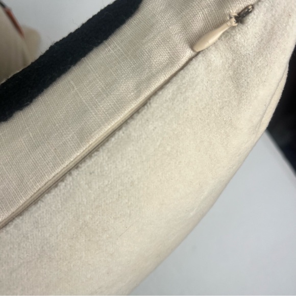 Aidan Gray luxury brand pair of cream with black graphic and feather inserts. - Picture 6 of 16